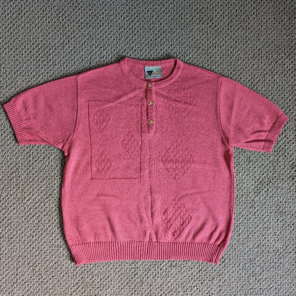 Vintage salmon knitted short-sleeve sweater, cute patterns, 3 gold buttons, sz M